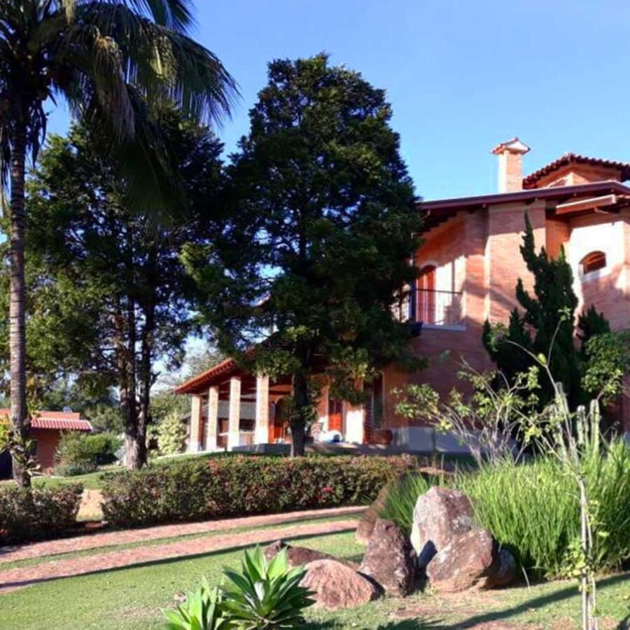 Linda Chácara Residencial – 10.000 m² com lago privativo